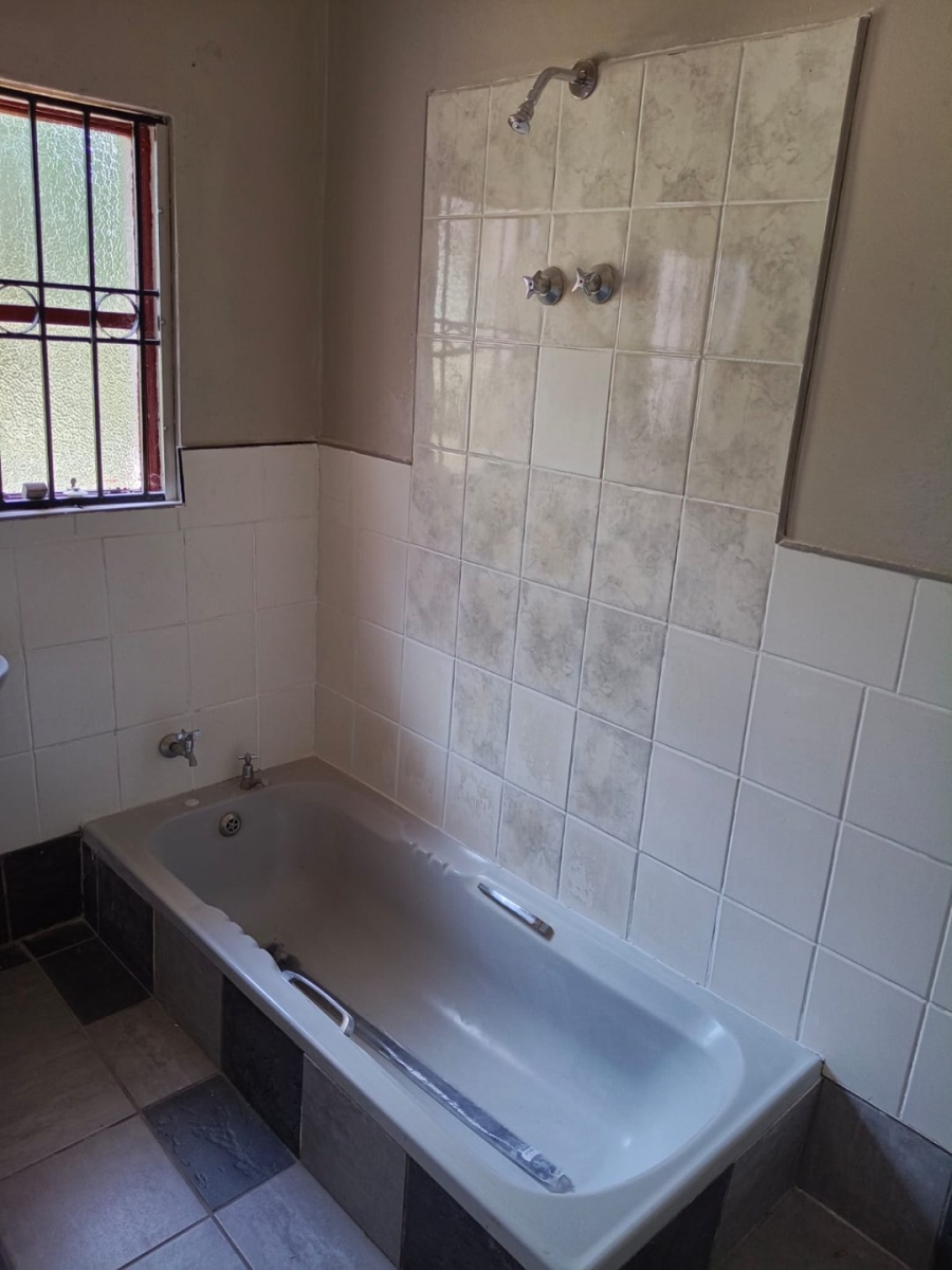 To Let 3 Bedroom Property for Rent in Roodewal Free State